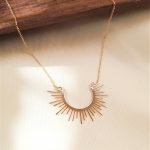 گردنبند متصل خورشیدی بزرگ