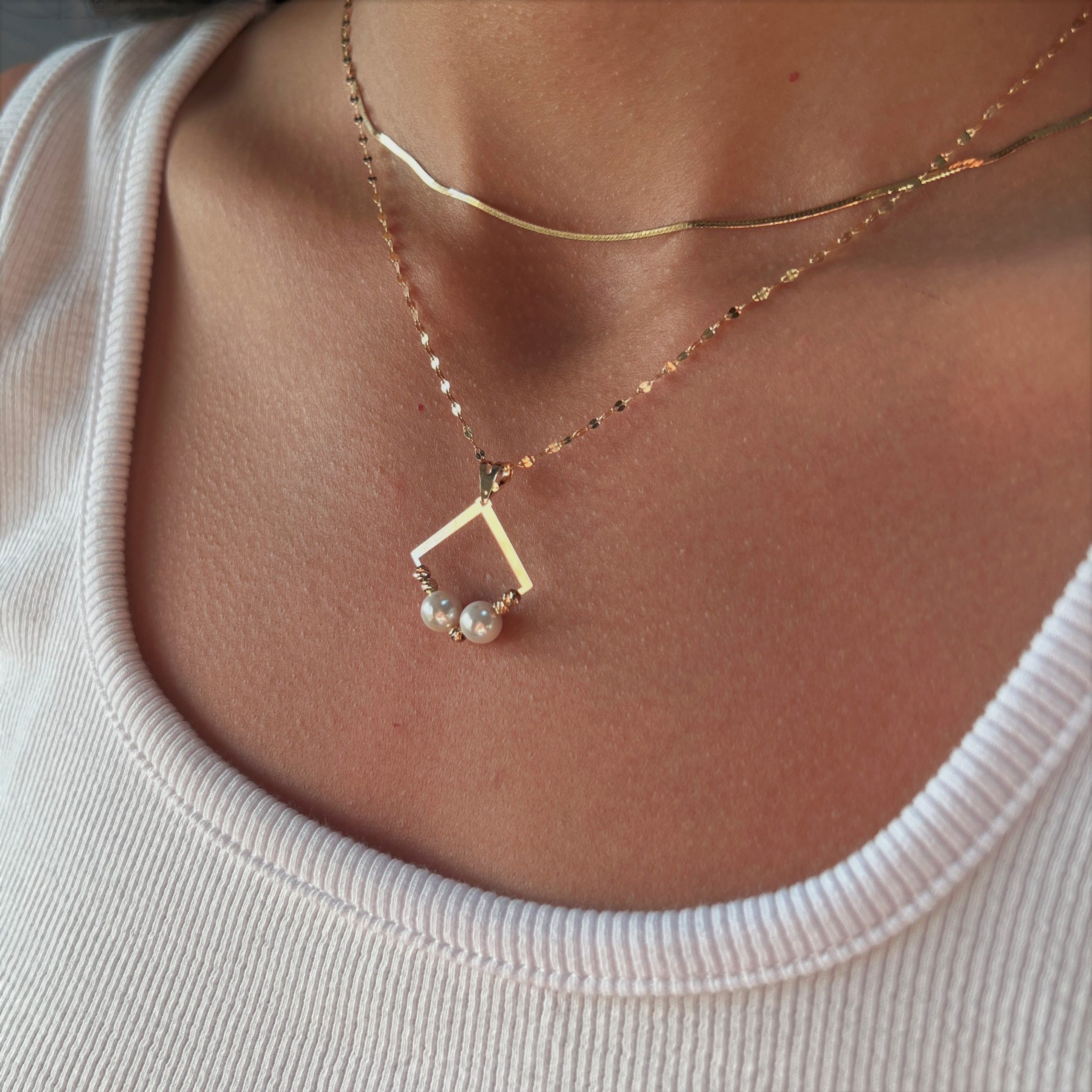 IMG_5654 پلاک طلا مروارید البرنادو مربع - Image 1