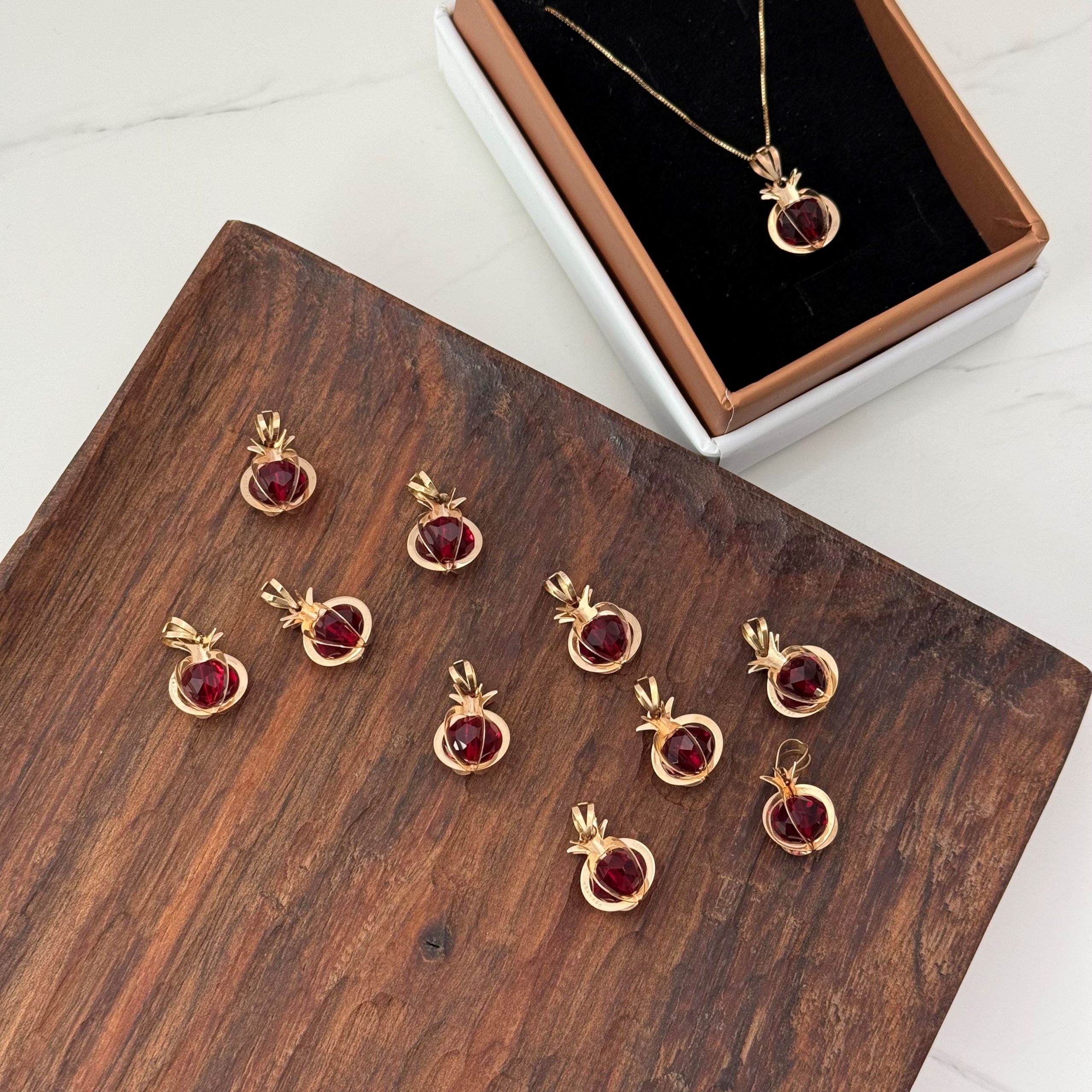 IMG_4622 پلاک طلا انار یاقوتی - Image 1