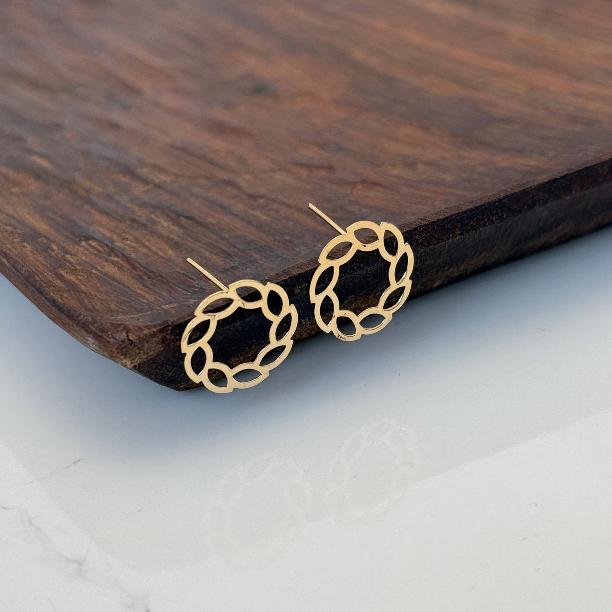 IMG_4971 گوشواره میخی طلا گندم گرد لیزری - Image 1