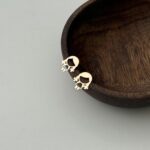 گوشواره میخی دختر