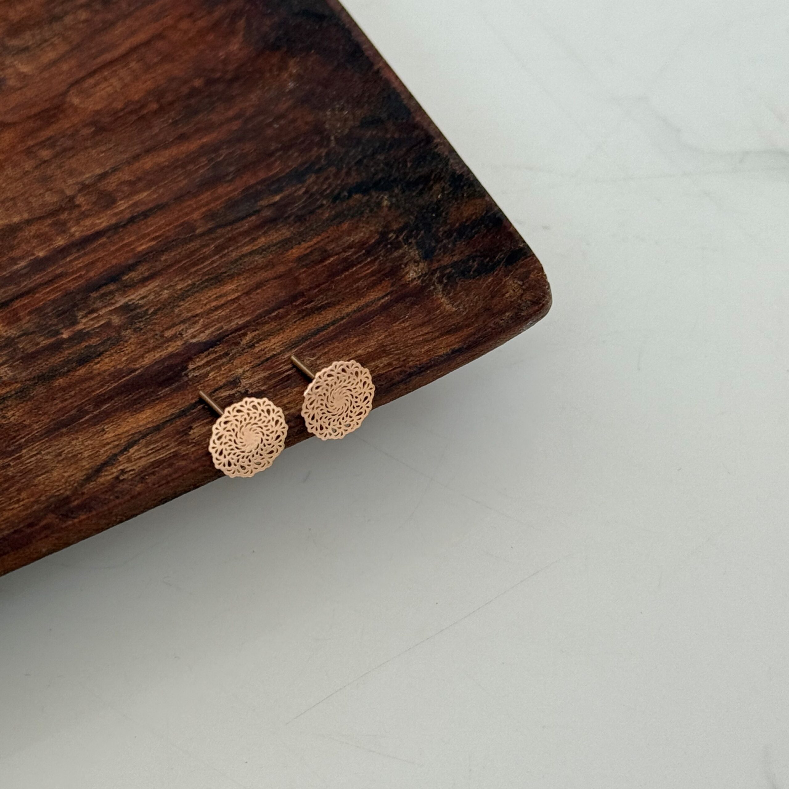 IMG_6480 گوشواره میخی اسلیمی کد 04 - Image 1