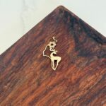 پلاک دختر زمستون