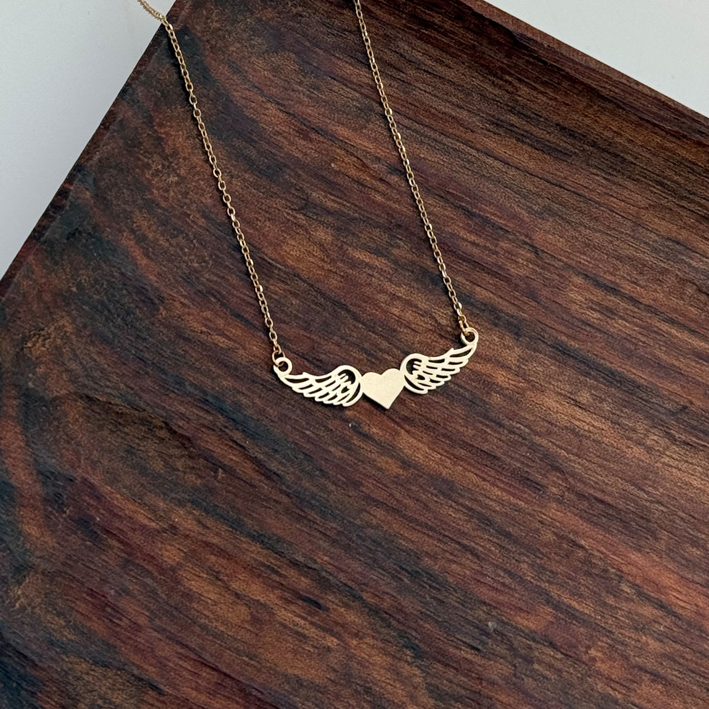 IMG_7632 گردنبند طلا قلب و بال کوچیک - Image 1