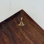 پلاک طلا یوگا لیزری