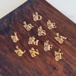 پلاک طلا حروف انگلیسی پروانه