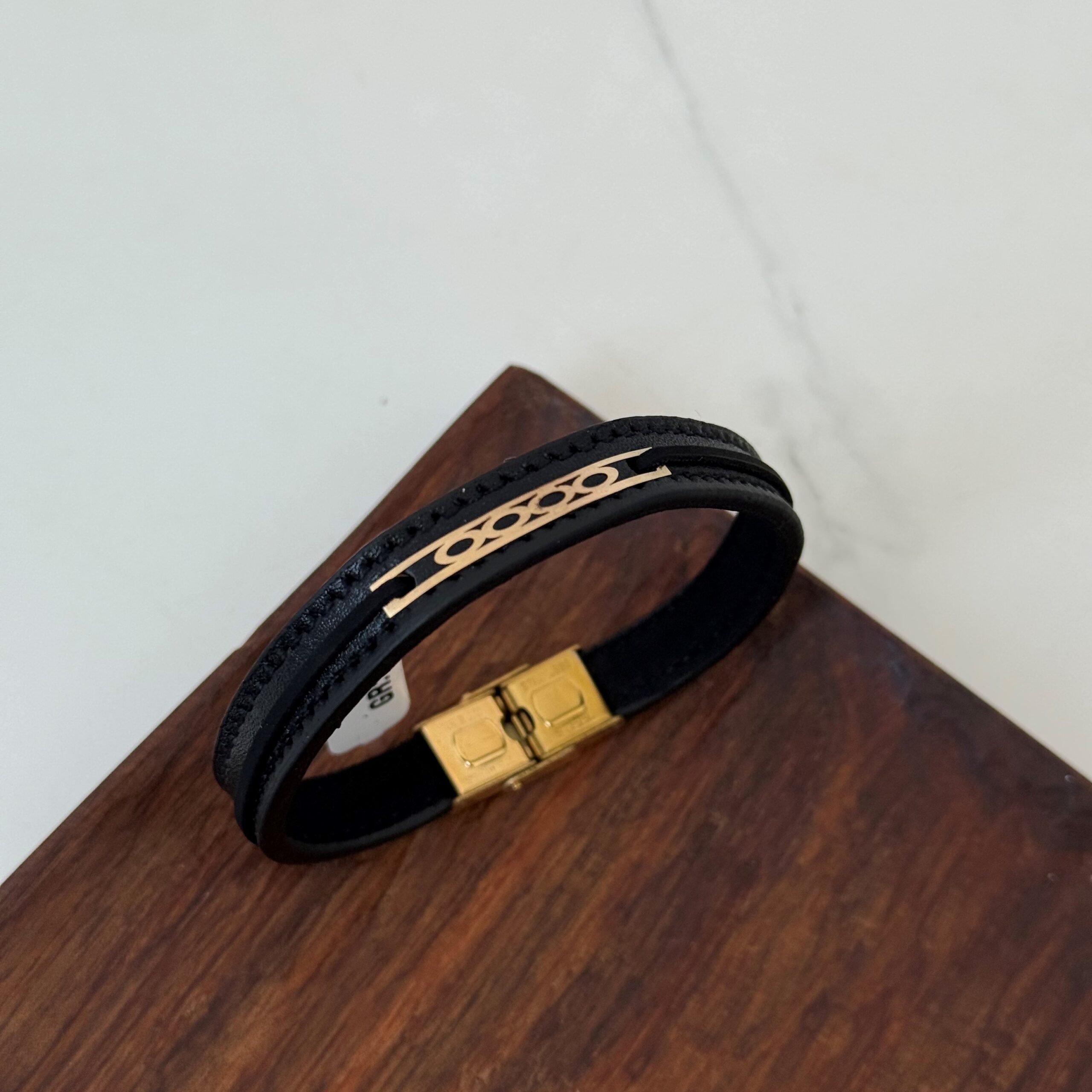 IMG_3013 دستبند چرم و طلا کد 3046 - Image 1