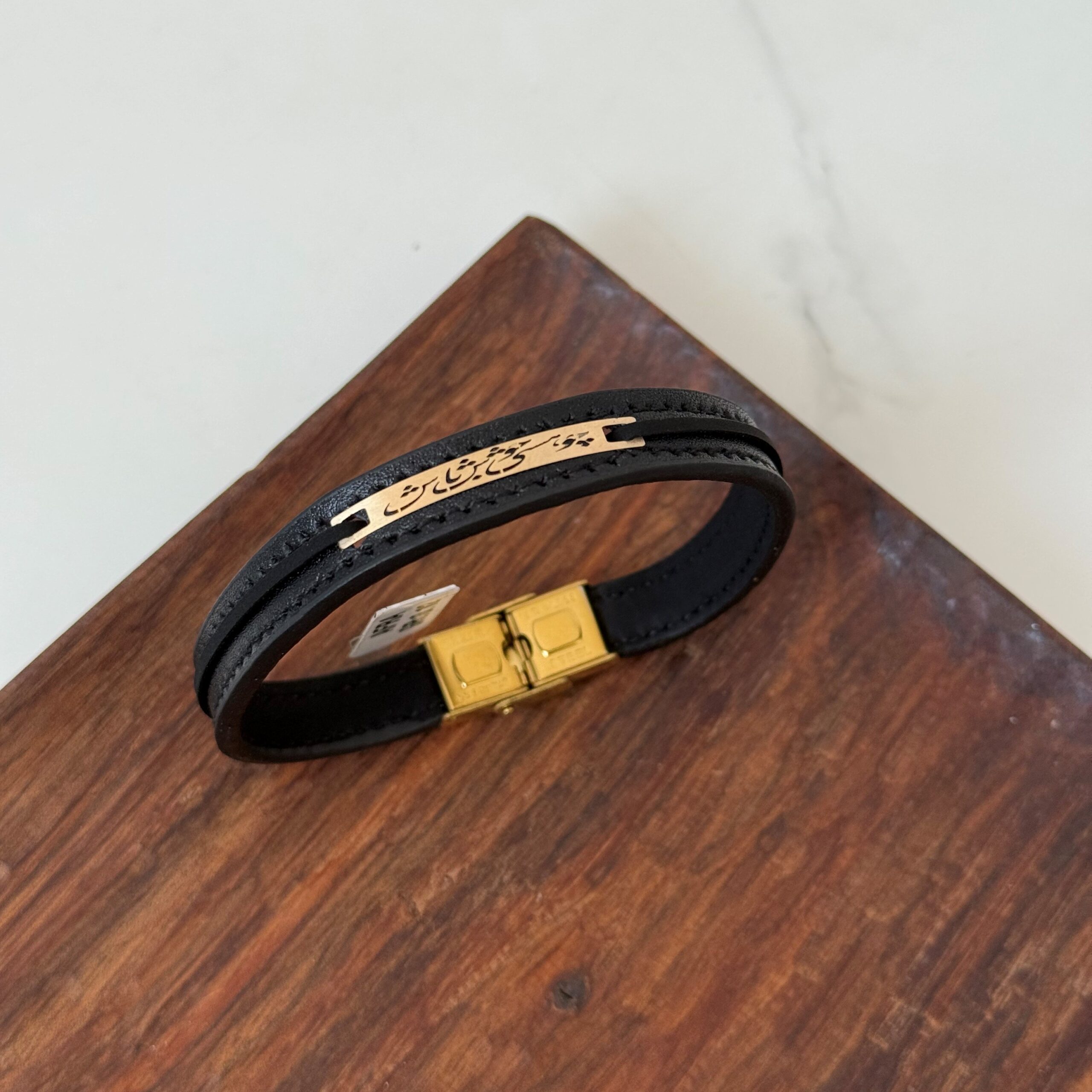 IMG_3015 دستبند چرم و طلا کد 3043 - Image 1
