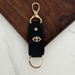 جاسوئیچی چرم و طلا طرح تیوتا