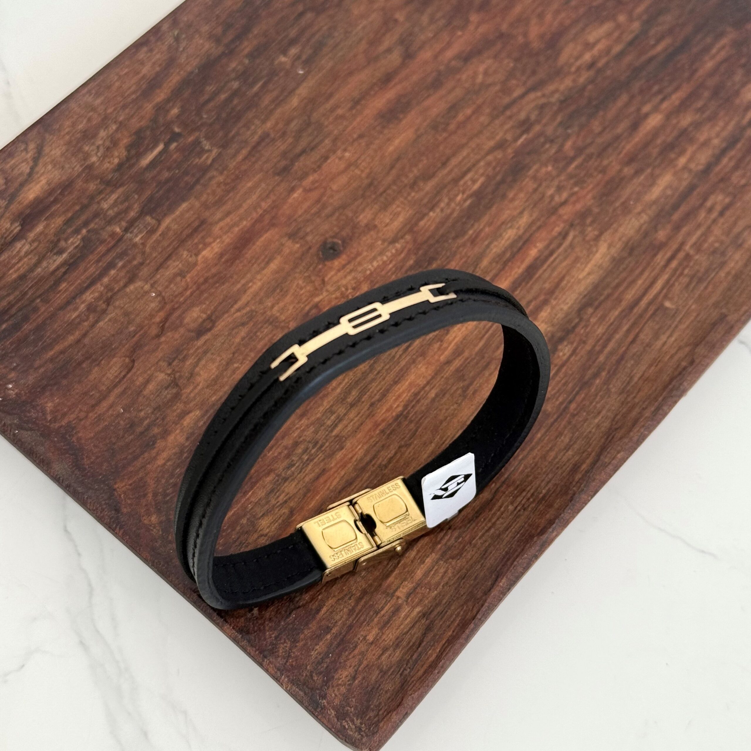 IMG_4230 دستبند چرم و طلا کد 2060 - Image 1