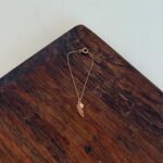 آویز ساعت بال