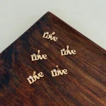 پلاک طلا love تک نگین