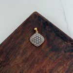 پلاک طلا مربع تراش