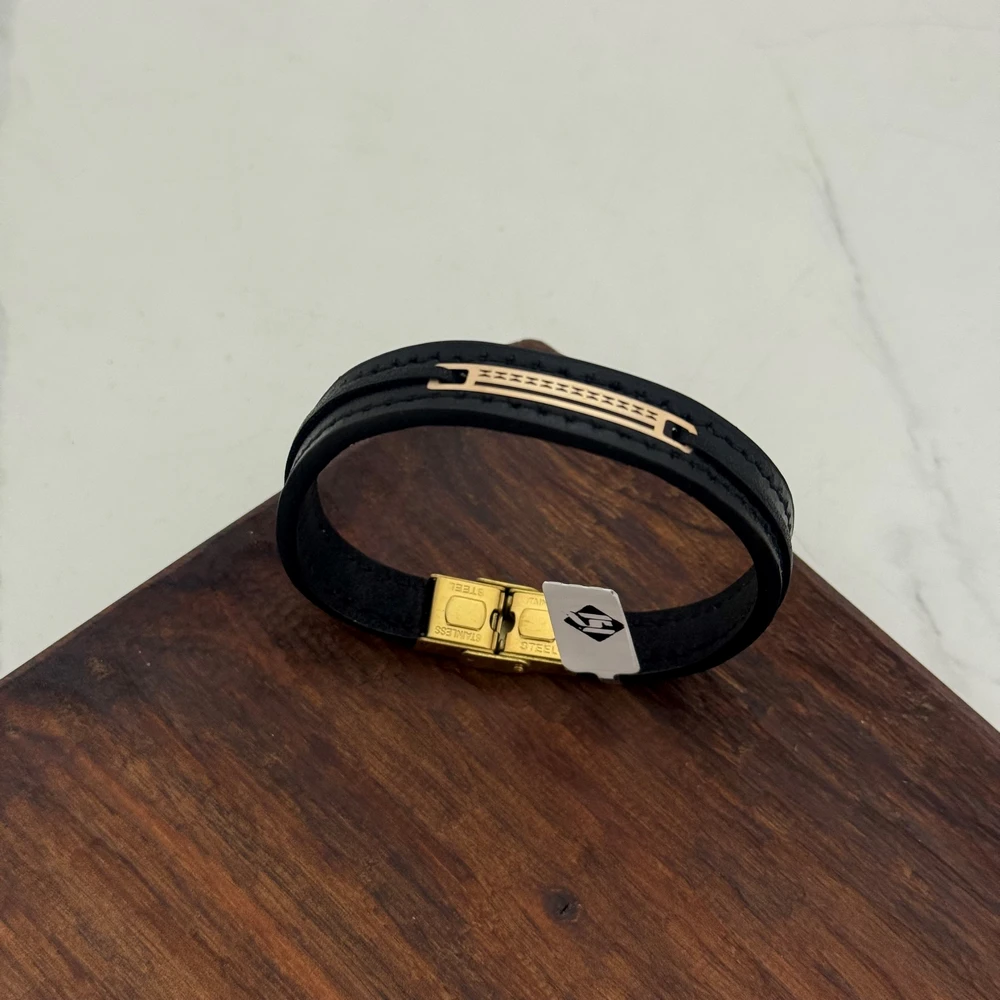IMG_5508 (Copy) دستبند چرم و طلا کد 2066 - Image 1