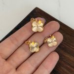 پلاک گل ۷۰۰