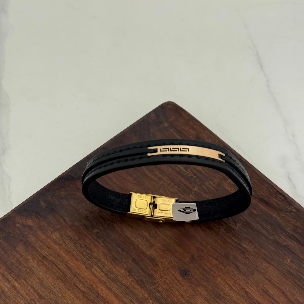 IMG_5524 (Copy) دستبند چرم و طلا کد 4015 - Image 1