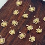 پلاک طلا ورساچ سنگی کد 35