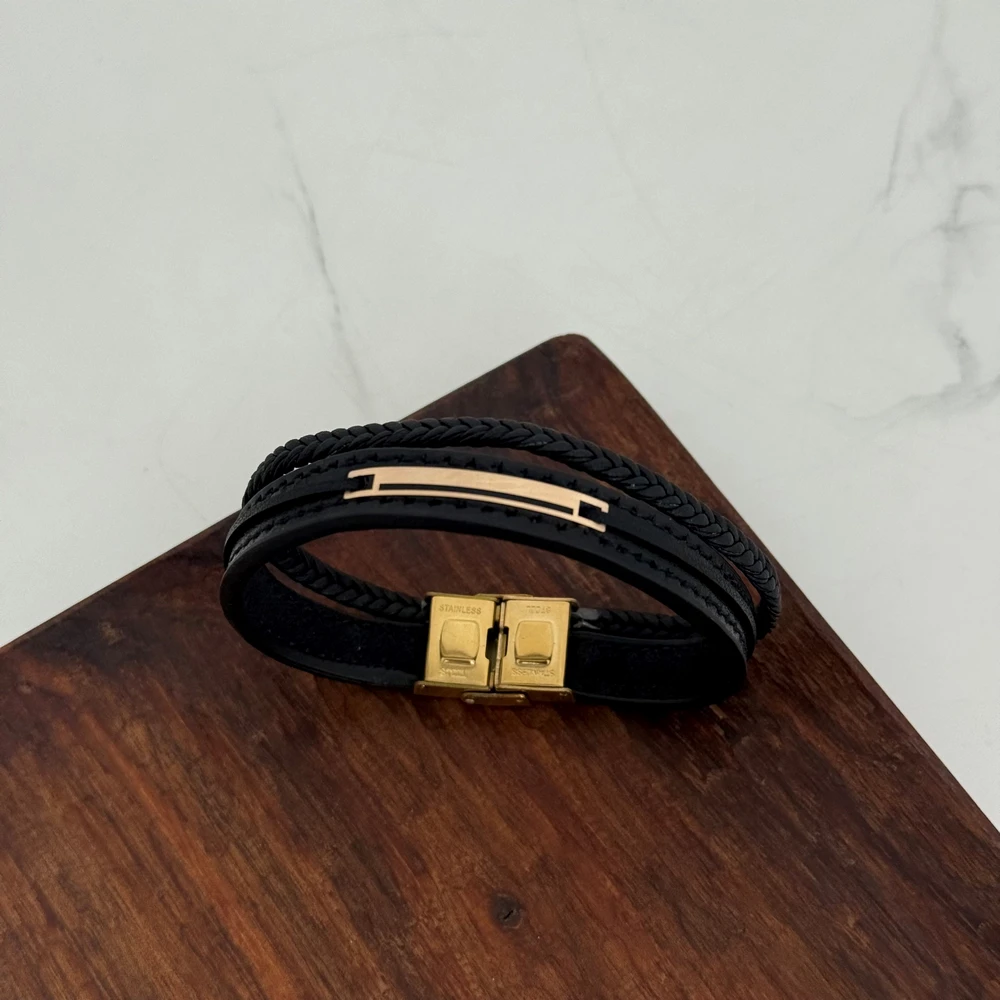 IMG_4193 (1) (Copy) دستبند چرم و طلا کد 4045 - Image 1