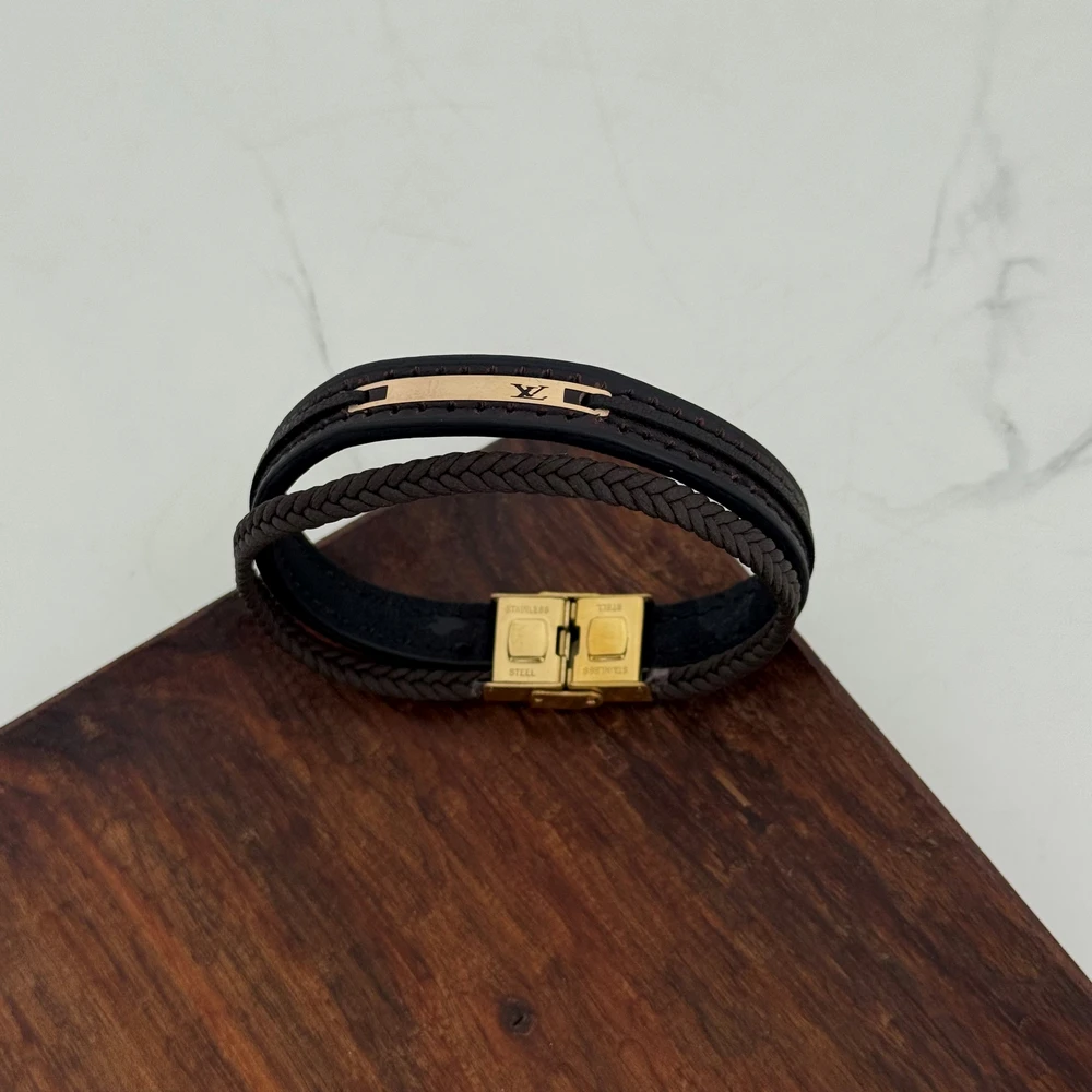 IMG_4204 (Copy) دستبند چرم و طلا کد 4039 - Image 1