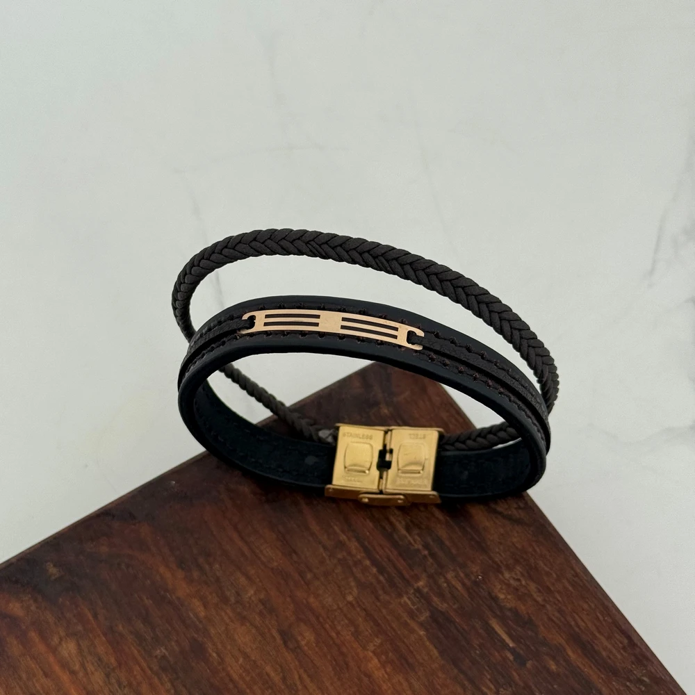 IMG_4214 (Copy) دستبند چرم و طلا کد 4032 - Image 1
