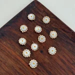 پلاک گل بابونه صدفی